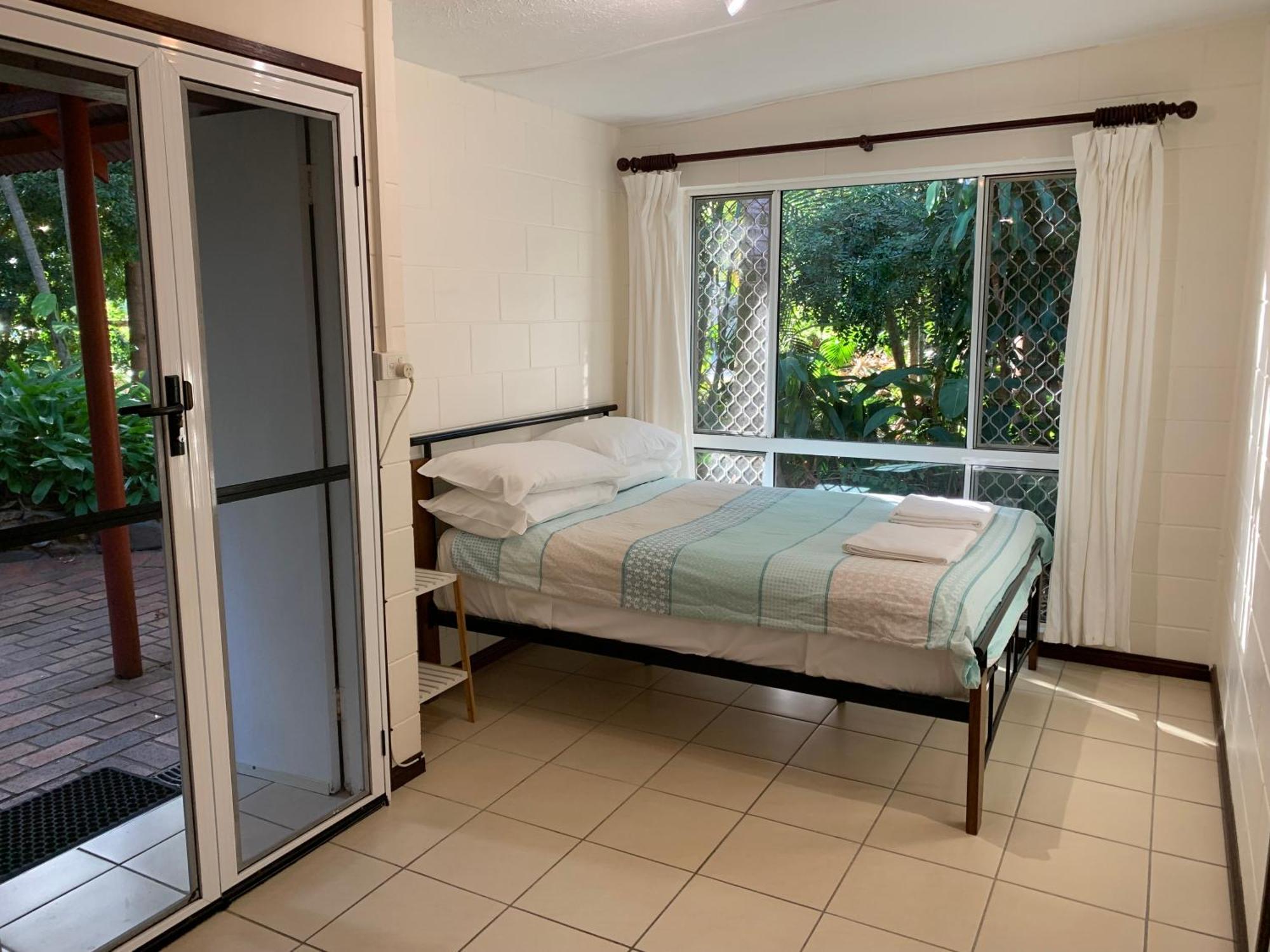 Shambhala Retreat Magnetic Island Cottages Nelly Bay エクステリア 写真