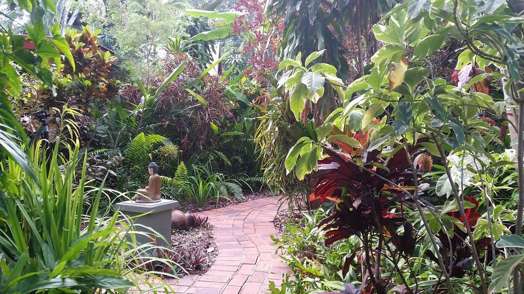 Shambhala Retreat Magnetic Island Cottages Nelly Bay エクステリア 写真