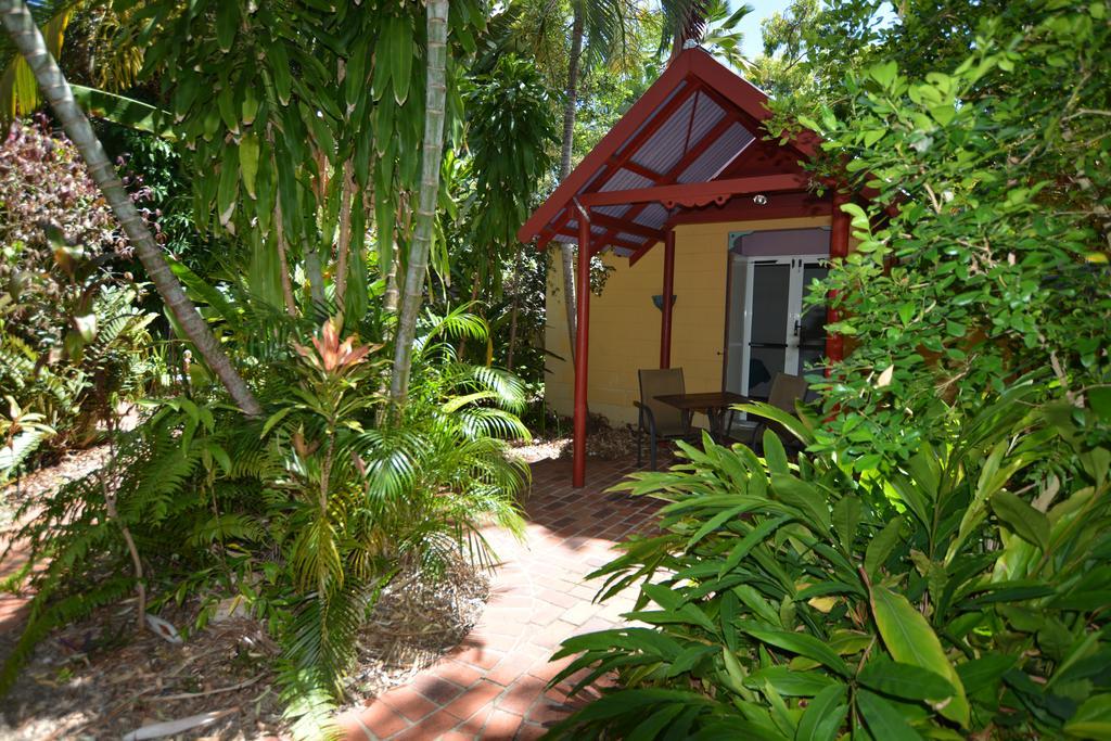 Shambhala Retreat Magnetic Island Cottages Nelly Bay エクステリア 写真